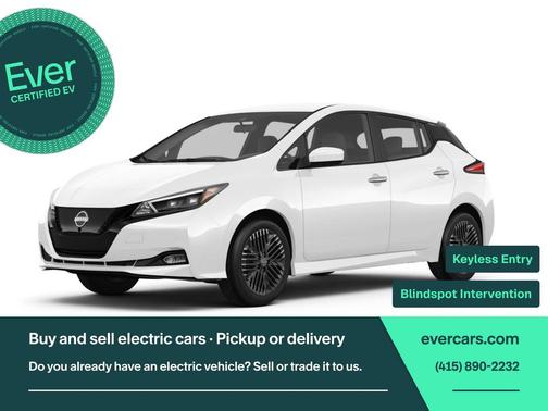 Super Black/Pearl White 2025 Nissan Leaf SV PLUS