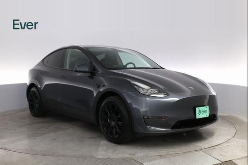 2022 Tesla Model Y Long Range Dual Motor All-Wheel Drive