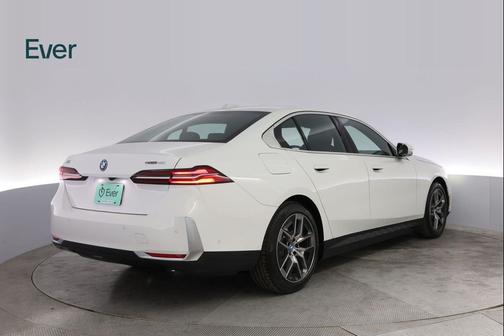 2024 BMW i5 eDrive40