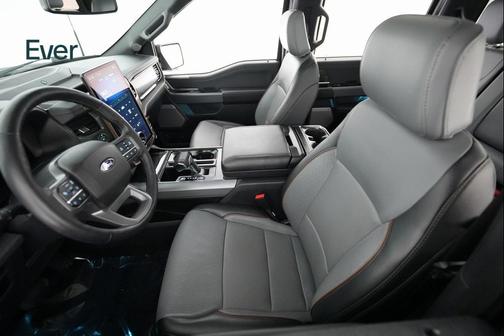2024 Ford F-150 Lightning LARIAT