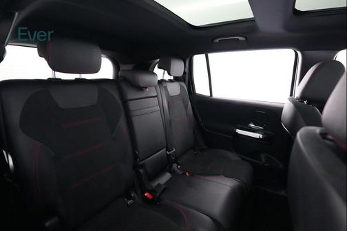 2024 Mercedes-Benz EQB 300 4MATIC