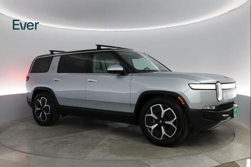 2024 Rivian R1S Adventure