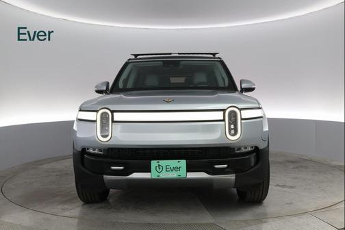 2024 Rivian R1S Adventure