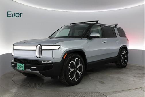 2024 Rivian R1S Adventure