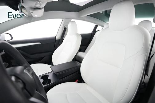 Pearl White Multi-Coat 2022 Tesla Model 3 Standard Range