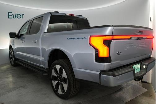 2022 Ford F-150 Lightning Platinum