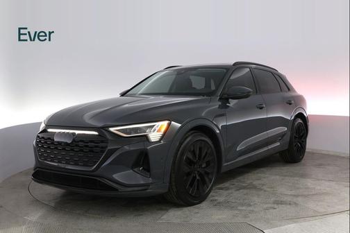 2024 Audi Q8 e-tron Prestige