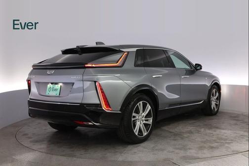 Argent Silver Metallic 2024 Cadillac LYRIQ Tech