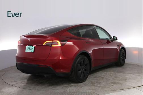 2025 Tesla Model Y Long Range Dual Motor Rear-Wheel Drive
