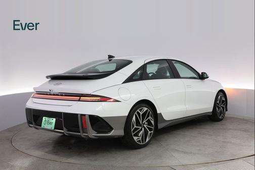 2024 Hyundai IONIQ 6 SEL