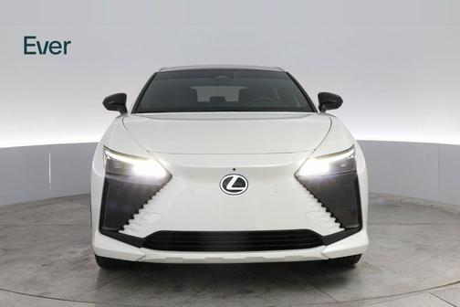 2023 Lexus RZ 450e Luxury