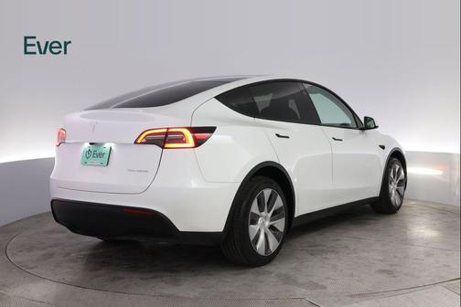 Pearl White Multi-Coat 2024 Tesla Model Y Long Range Dual Motor All-Wheel Drive