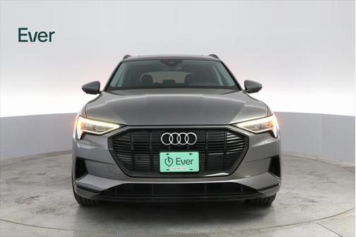 2021 Audi e-tron Premium Plus