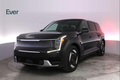 Aurora Black Pearl 2024 Kia EV9 Light Long Range