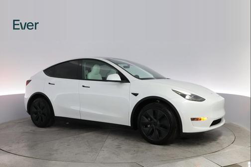 2024 Tesla Model Y Long Range Dual Motor All-Wheel Drive