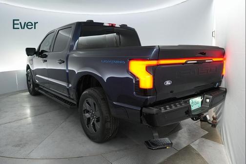 2024 Ford F-150 Lightning LARIAT