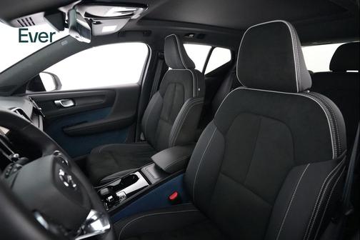 2023 Volvo XC40 Recharge Pure Electric Twin Plus