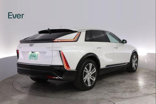 Crystal White Tricoat 2024 Cadillac LYRIQ Tech