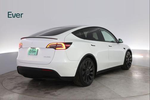 Pearl White Multi-Coat 2022 Tesla Model Y Performance Dual Motor All-Wheel Drive