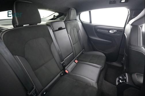 Onyx Black Metallic 2023 Volvo C40 Recharge Pure Electric Twin Ultimate