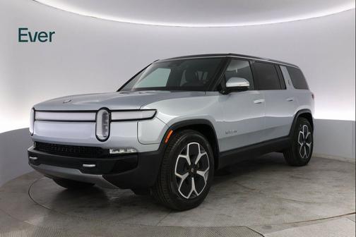 2024 Rivian R1S Adventure