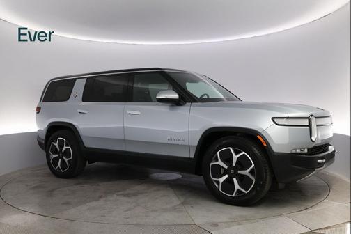 2024 Rivian R1S Adventure