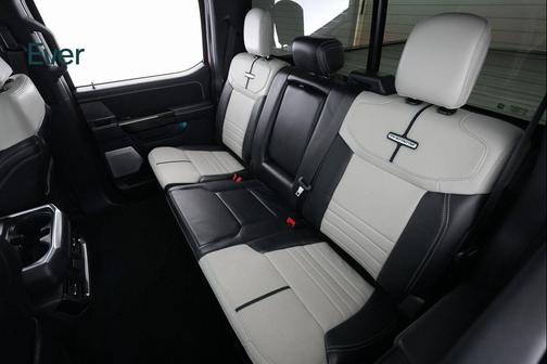 2022 Ford F-150 Lightning Platinum