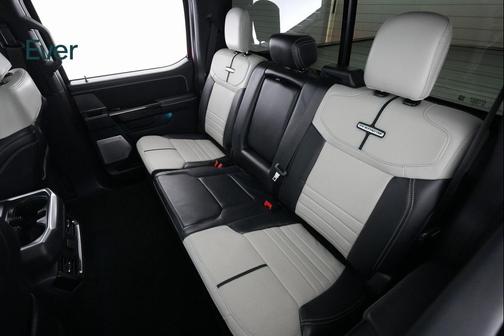2022 Ford F-150 Lightning Platinum