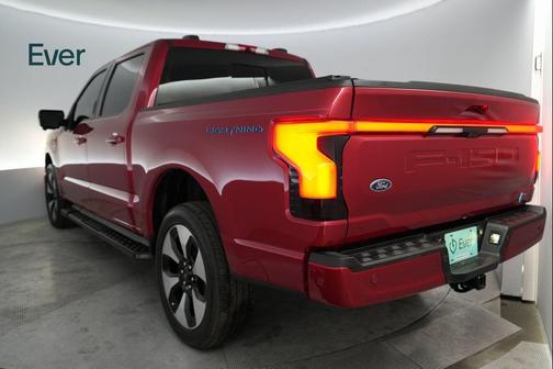 2022 Ford F-150 Lightning Platinum