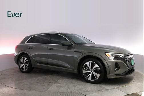 2024 Audi Q8 e-tron Premium Plus