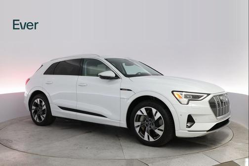 2021 Audi e-tron Premium Plus