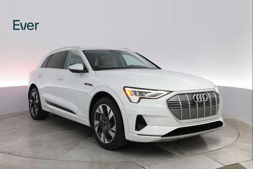2021 Audi e-tron Premium Plus