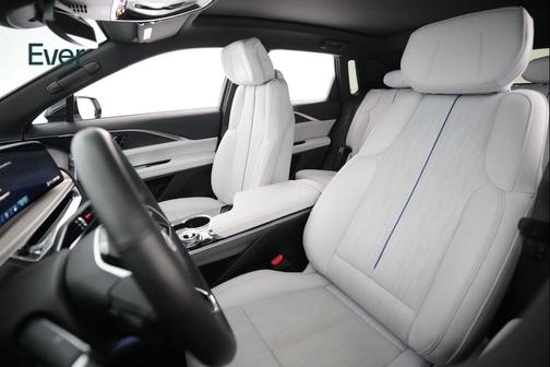 Crystal White Tricoat 2024 Cadillac LYRIQ Luxury