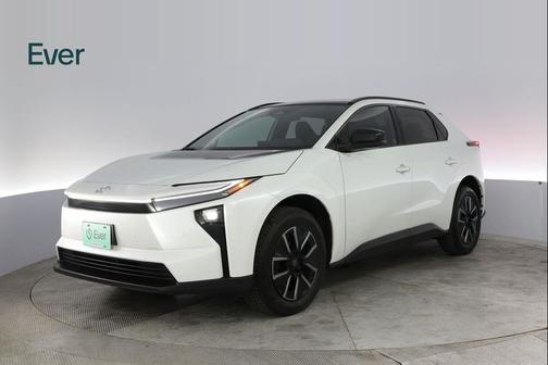 Pearl 2026 Toyota bZ XLE Plus