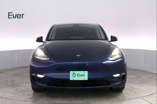 2022 Tesla Model Y Long Range Dual Motor All-Wheel Drive