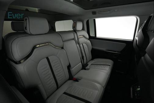 2024 Rivian R1S Adventure Dual Motor Perf Max Pack