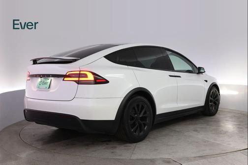 Pearl White Multi-Coat 2023 Tesla Model X Base