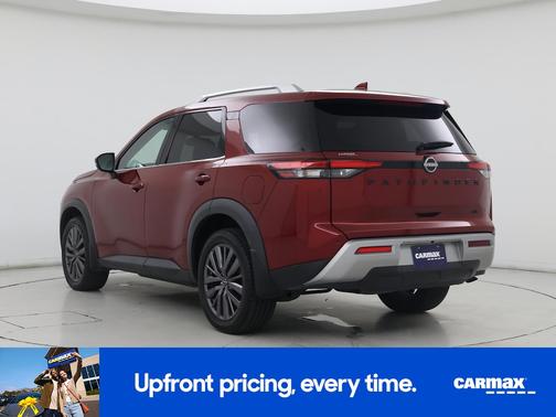 2022 Nissan Pathfinder SL