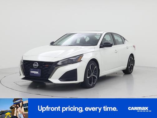 White 2023 Nissan Altima SR