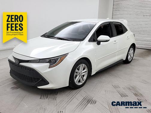White 2020 Toyota Corolla Hatchback SE