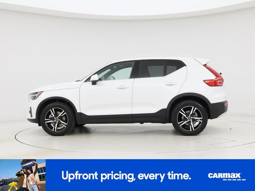 2025 Volvo XC40 B5 Core Bright Theme