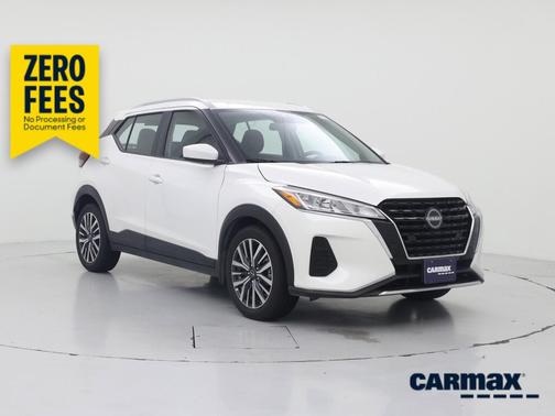 White 2022 Nissan Kicks SV