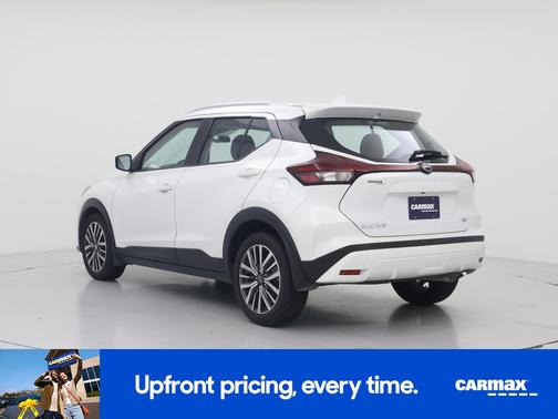 White 2022 Nissan Kicks SV