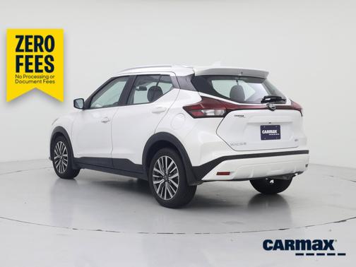 White 2022 Nissan Kicks SV