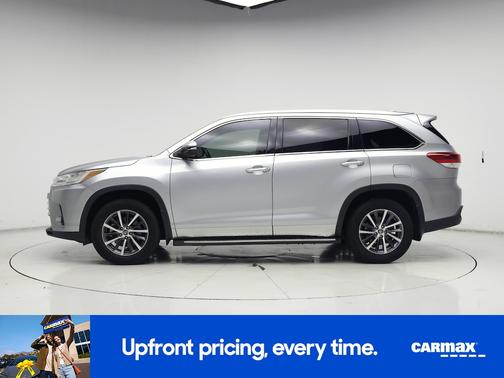 Silver 2017 Toyota Highlander XLE