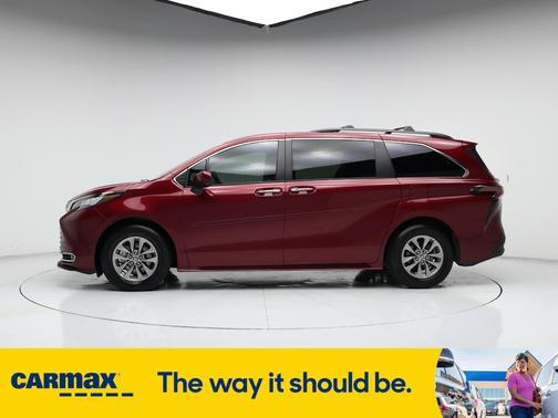 2022 Toyota Sienna XLE