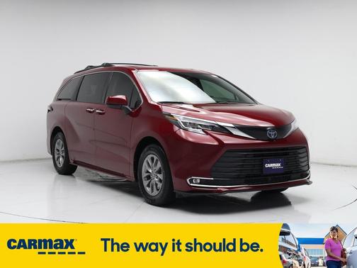 2022 Toyota Sienna XLE