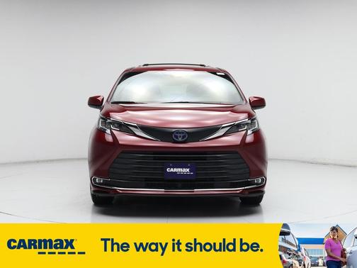2022 Toyota Sienna XLE