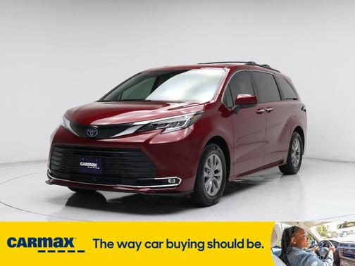 2022 Toyota Sienna XLE
