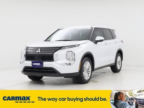 2024 Mitsubishi Outlander ES